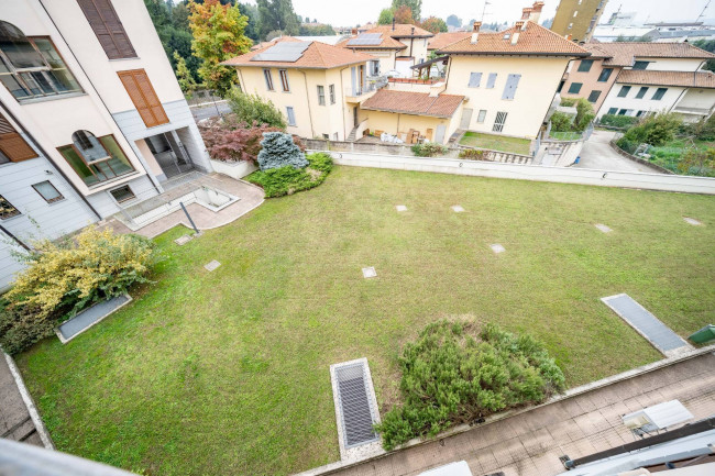 Appartamento in vendita a Besana in Brianza