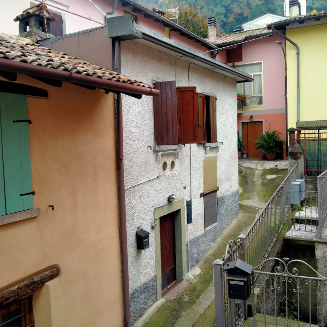 Porzione di casa in vendita a Iseo (BS)