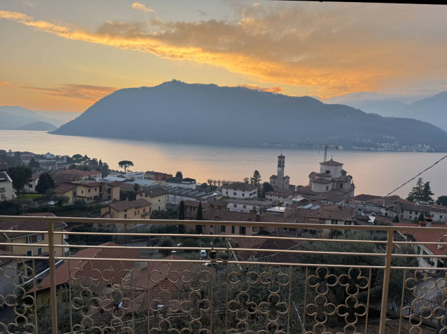 Attico in Vendita a Sale Marasino