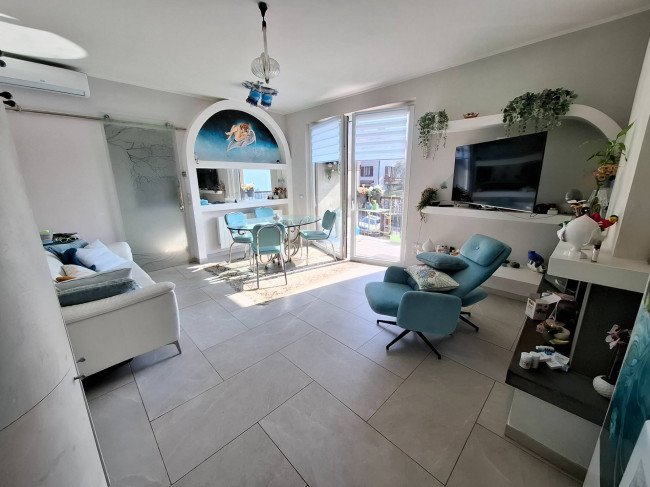 Appartamento in Vendita a Sale Marasino