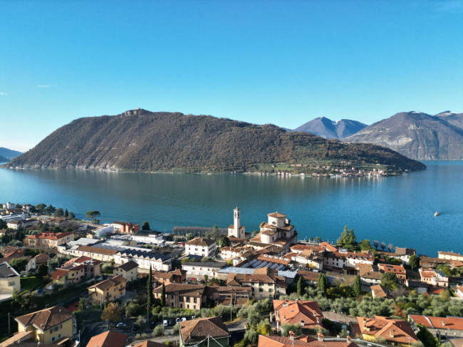 appartamento in villa in Vendita a Sale Marasino