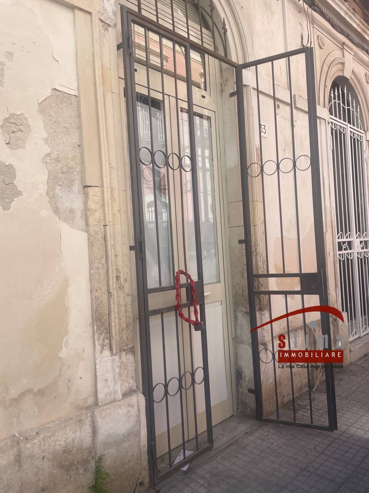 Immagine 1 di Box auto in vendita  in via degli orti a Siracusa