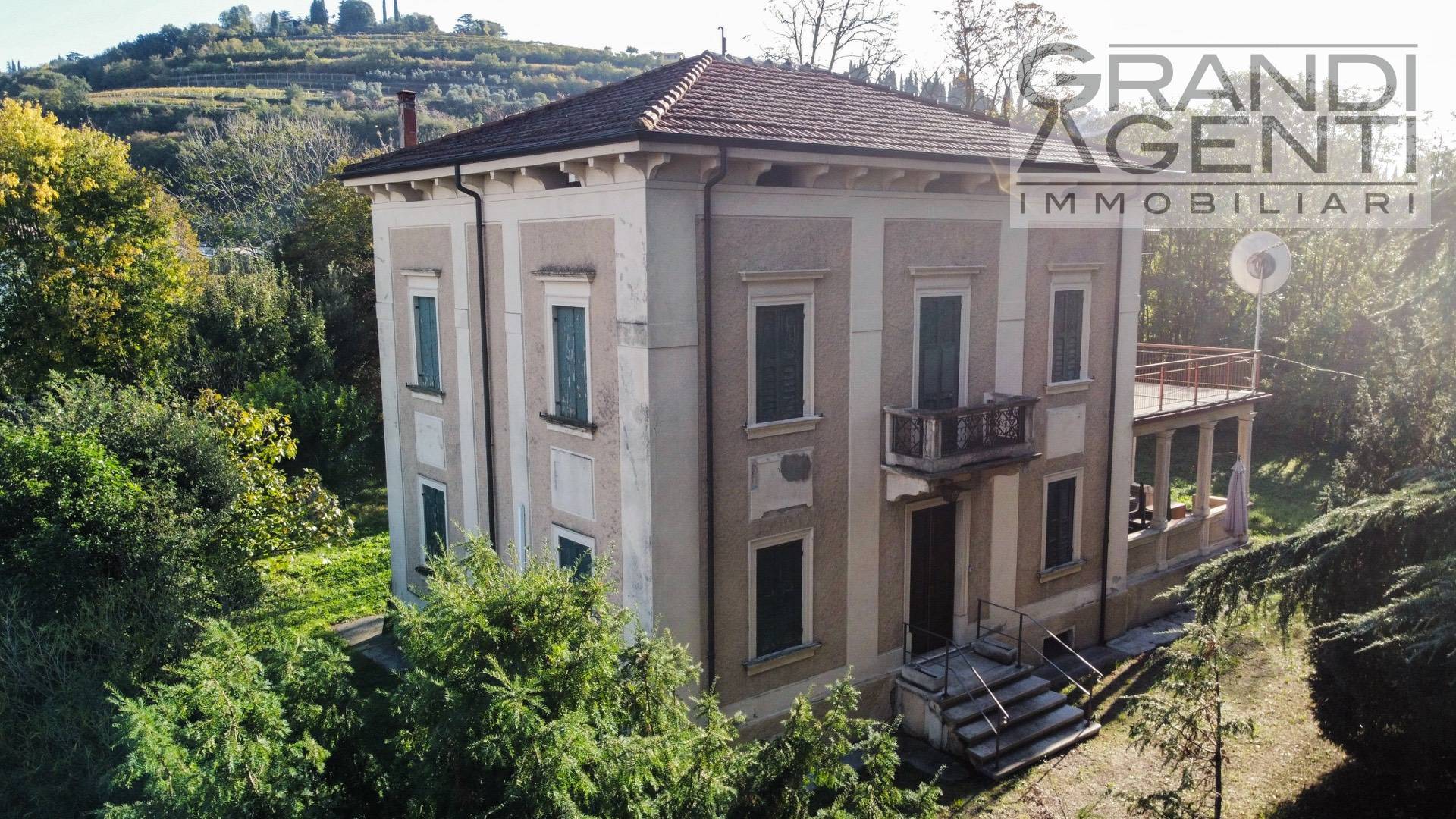 Villa in vendita a Parona, Verona (VR)