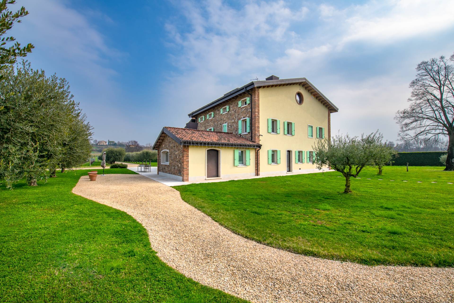 Villa for sale in Lazise