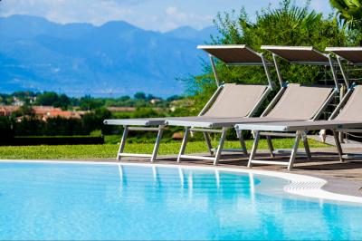 Villa in vendita a Peschiera del Garda