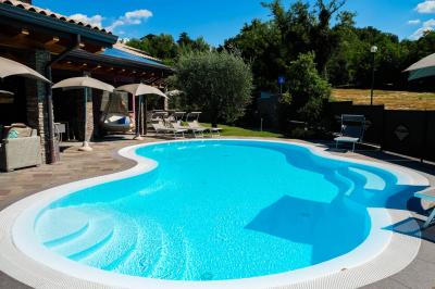 Villa in vendita a Peschiera del Garda