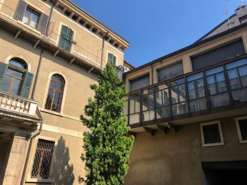Appartamento in Affitto a Verona