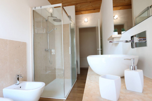 Casale in vendita a Verona