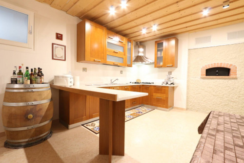 Casale in vendita a Verona