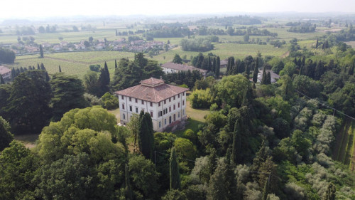 Villa for sale in Lazise