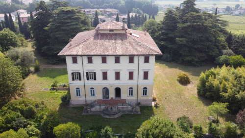 Villa for sale in Lazise
