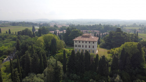 Villa for sale in Lazise