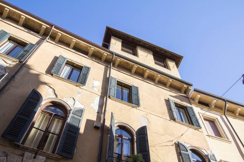 Stabile/Palazzo in Vendita a Verona