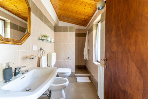 Villa in vendita a Torri del Benaco