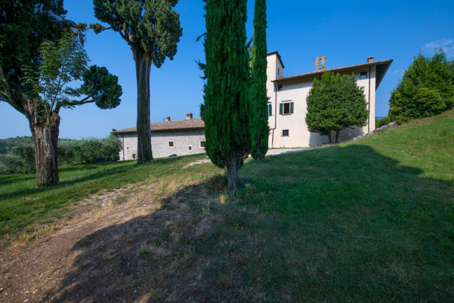 Villa in vendita a Caprino Veronese