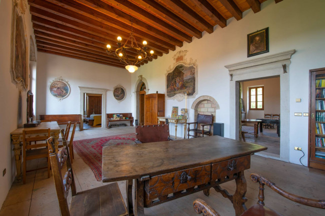 Villa in vendita a Caprino Veronese
