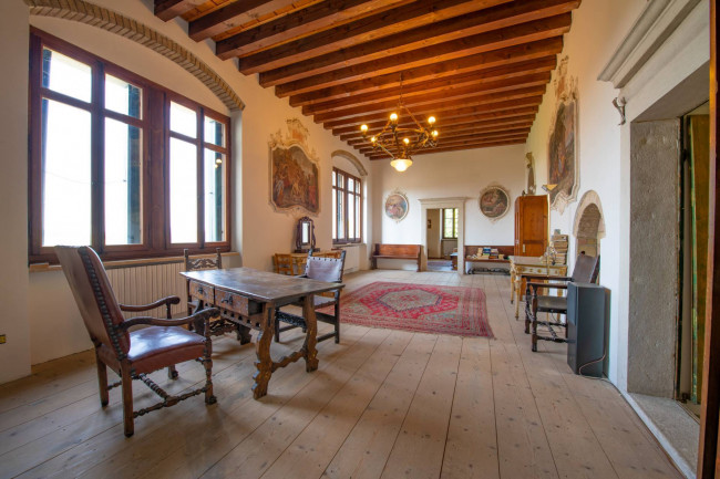 Villa in vendita a Caprino Veronese