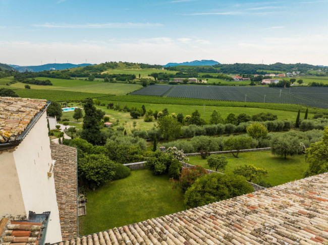 Villa in vendita a Caprino Veronese
