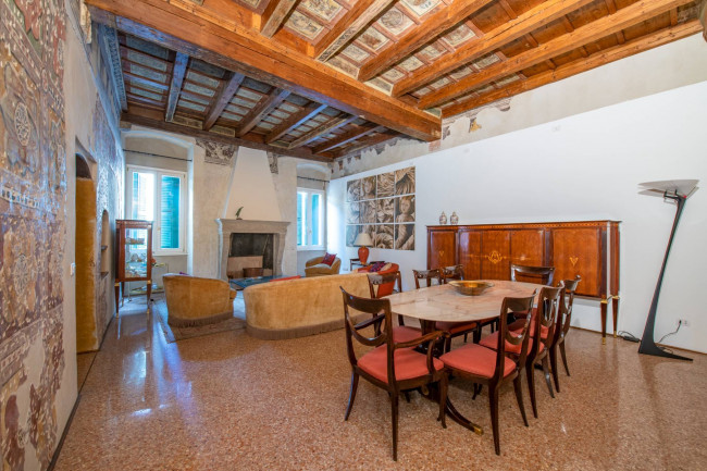 Appartamento in vendita a Veronetta, Verona (VR)