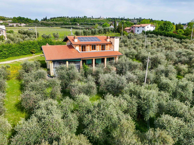 Villa in vendita a Bardolino