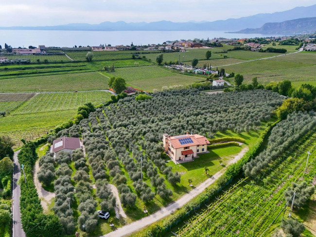 Villa in Vendita a Bardolino