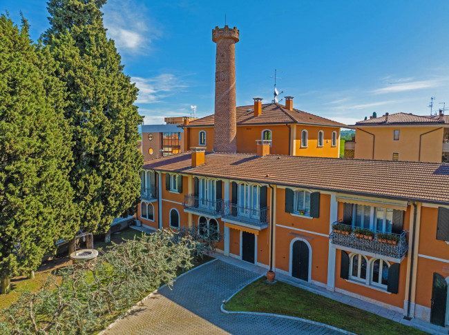 Stabile/Palazzo in vendita a Castelnuovo del Garda