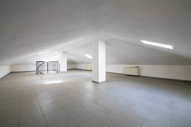 Stabile/Palazzo in vendita a Castelnuovo del Garda