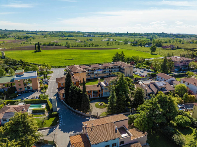Stabile/Palazzo in vendita a Castelnuovo del Garda