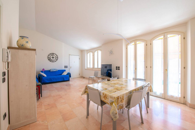 Stabile/Palazzo in vendita a Castelnuovo del Garda