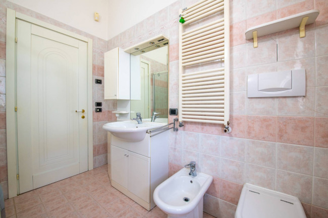 Stabile/Palazzo in vendita a Castelnuovo del Garda