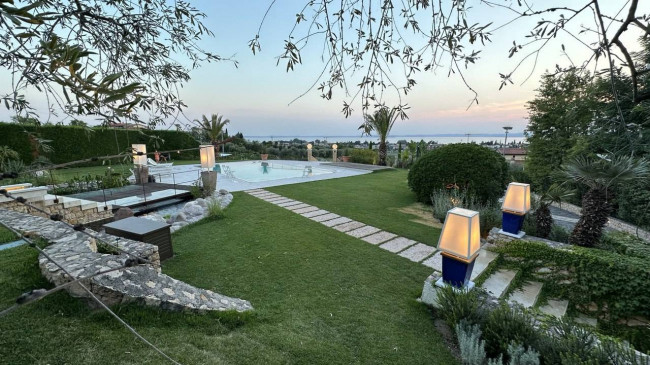 Villa in vendita a Bardolino