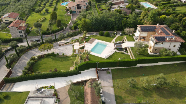 Villa in vendita a Bardolino