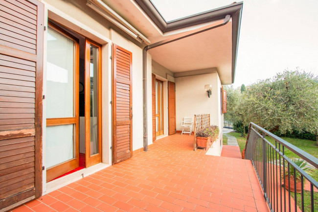 Villa for sale in Torri del Benaco