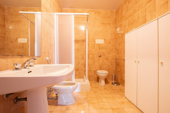 Villa for sale in Torri del Benaco