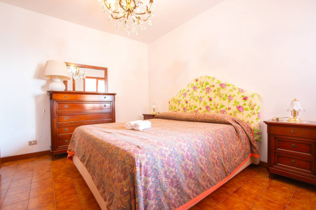 Villa for sale in Torri del Benaco