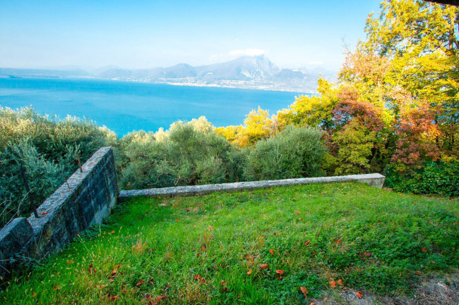 Villa for sale in Torri del Benaco
