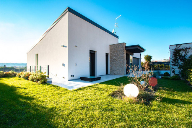 Villa in vendita a Pescantina