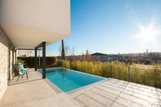 Villa in vendita a Pescantina