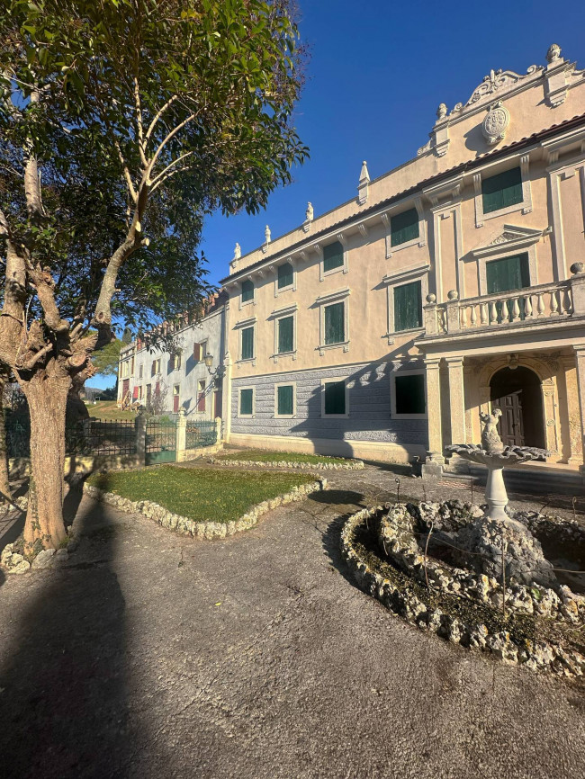 Villa in vendita a Verona
