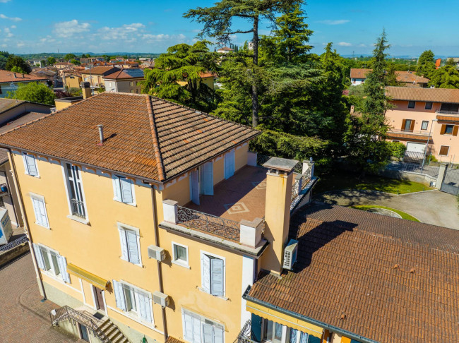 Villa for Sale to Castelnuovo del Garda