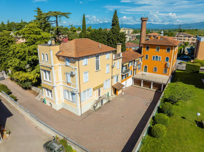 Villa for sale in Castelnuovo del Garda