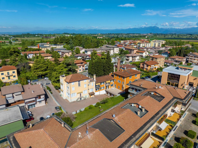 Villa in vendita a Castelnuovo del Garda