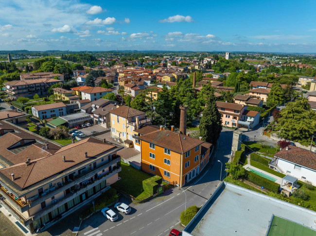 Villa in vendita a Castelnuovo del Garda