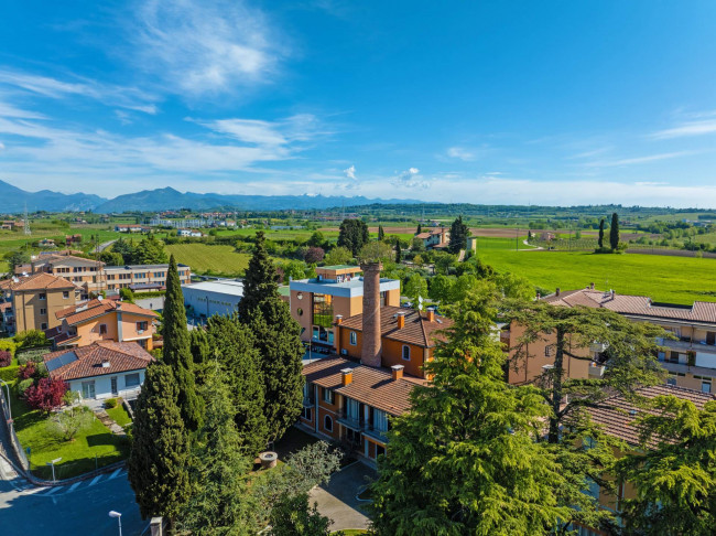 Villa in vendita a Castelnuovo del Garda