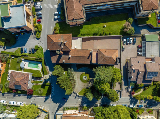 Villa in vendita a Castelnuovo del Garda