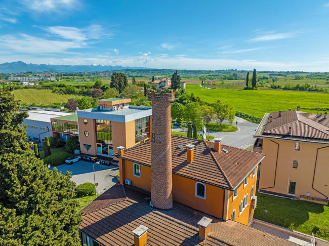 Villa in vendita a Castelnuovo del Garda