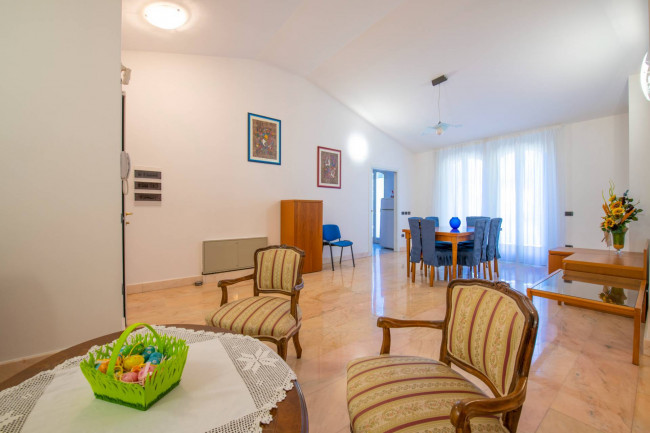 Villa in vendita a Castelnuovo del Garda