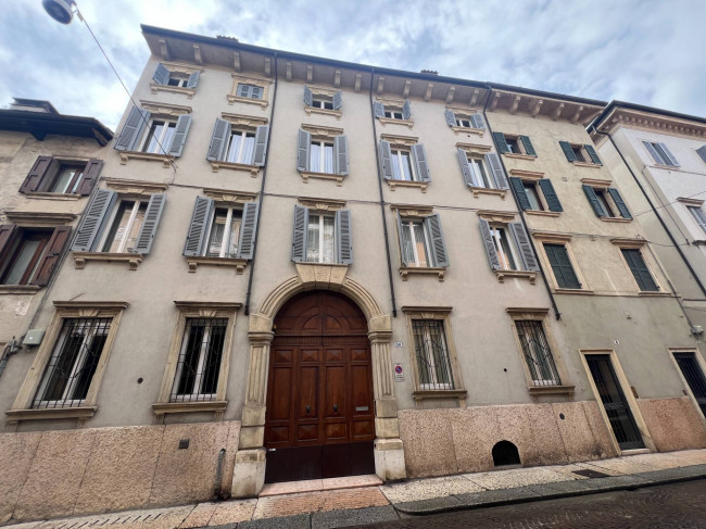 Appartamento in Affitto a Verona