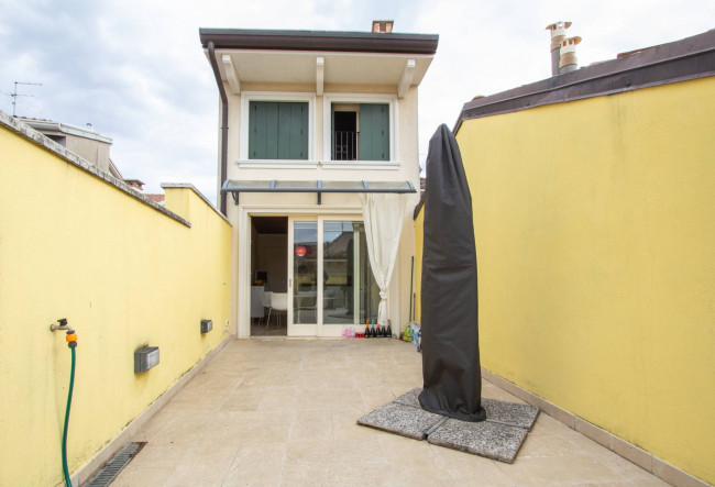 Palazzina in Vendita a Bussolengo