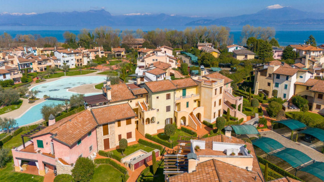 Appartamento in vendita a Peschiera del Garda